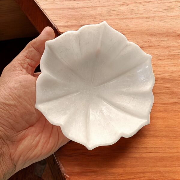 Decorative 6 Inch White Marble Ribbed Wave Ruffle Bowl Fruit Bowl for Home Decor For Housewarming Gift - Image 2