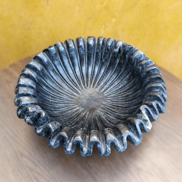 9 Inch Decorative Black Marble Ribbed Wave Ruffle Fruit Bowl for Home Decor For a Housewarming Gift