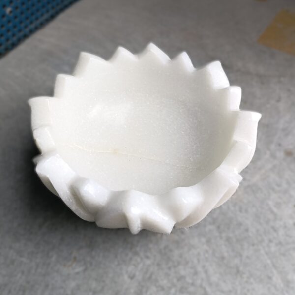 6 Inch Decorative Lotus Shape White Marble Ribbed Wave Ruffle Bowl Fruit Bowl for Home Decor For Housewarming Gift - Image 2