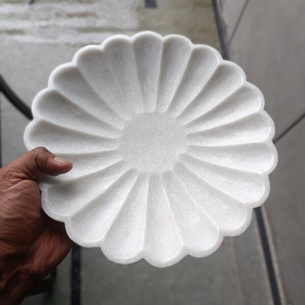 Decorative 10 Inch Floral Shape White Marble Ribbed Wave Ruffle Plate Fruit Plate for Home Decor For Housewarming Gift - Image 3