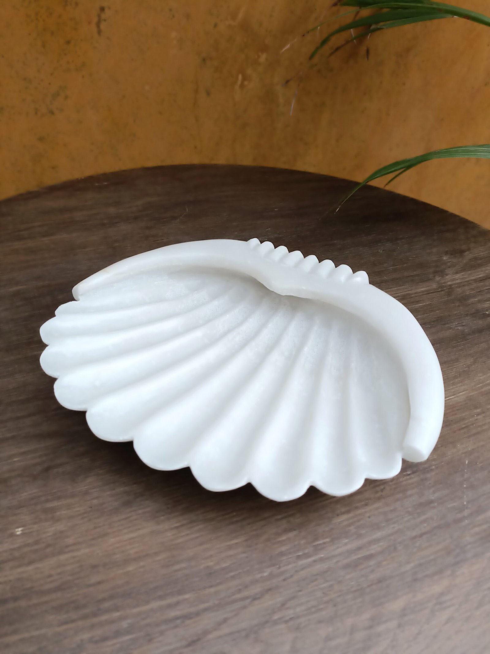 Shell-Shape White Marble Ruffle Serving Bowl – 12×10 Inch - Image 4