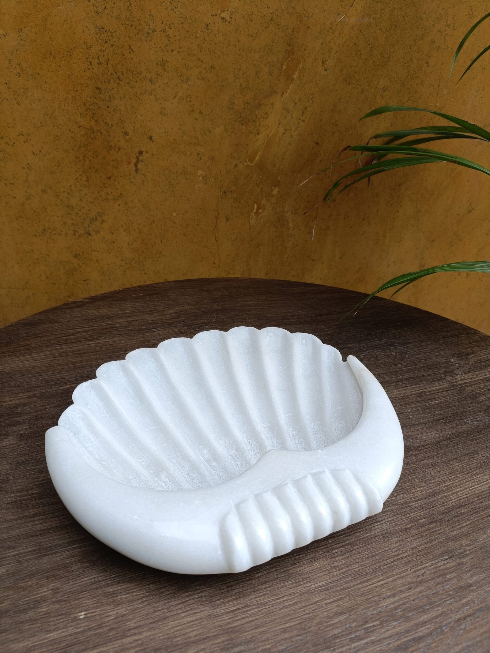 Shell-Shape White Marble Ruffle Serving Bowl – 12×10 Inch - Image 3