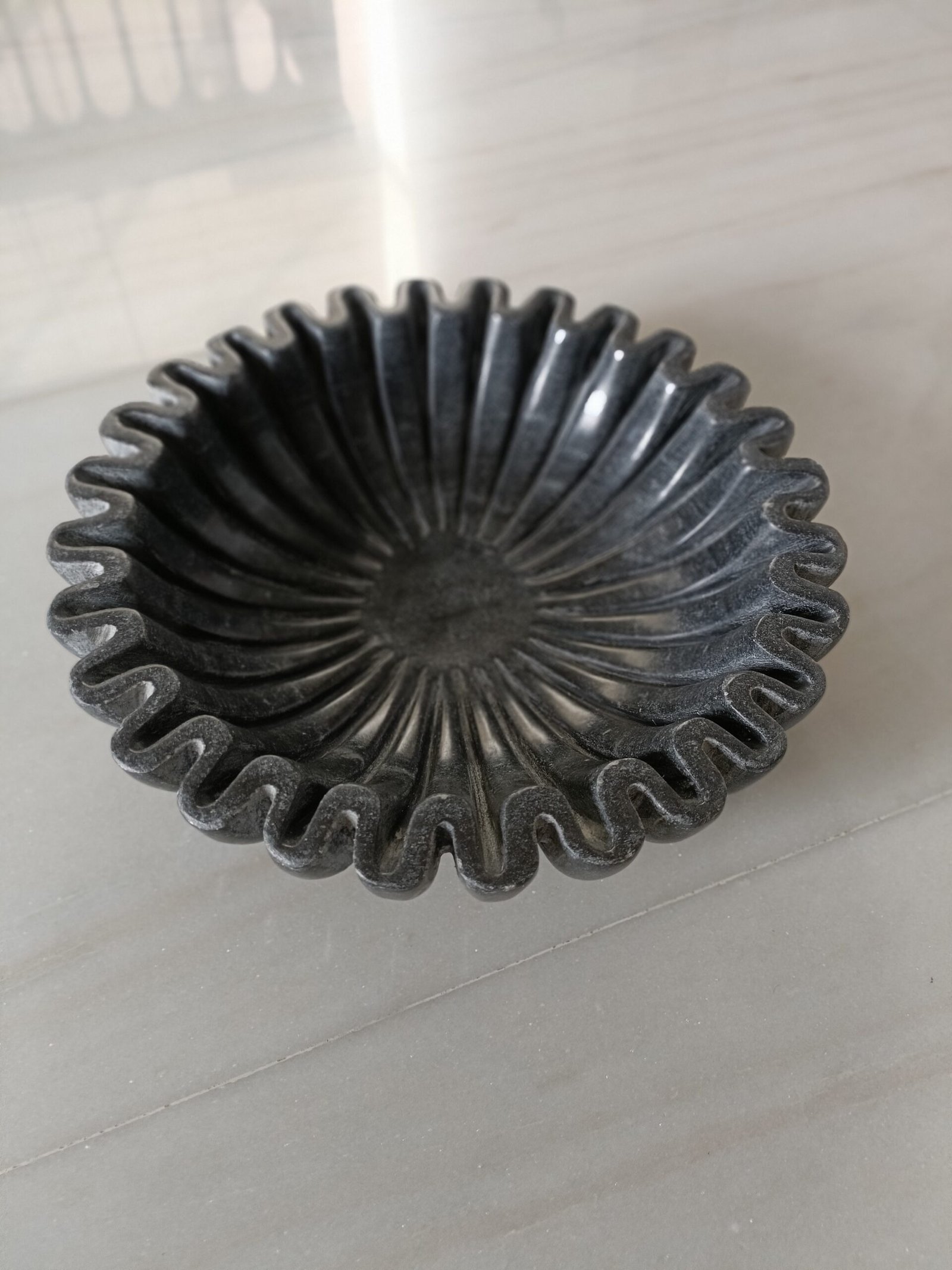 Charcoal Grey Ribbed Marble Wavy Ruffle Bowl - 9 Inch - Image 2