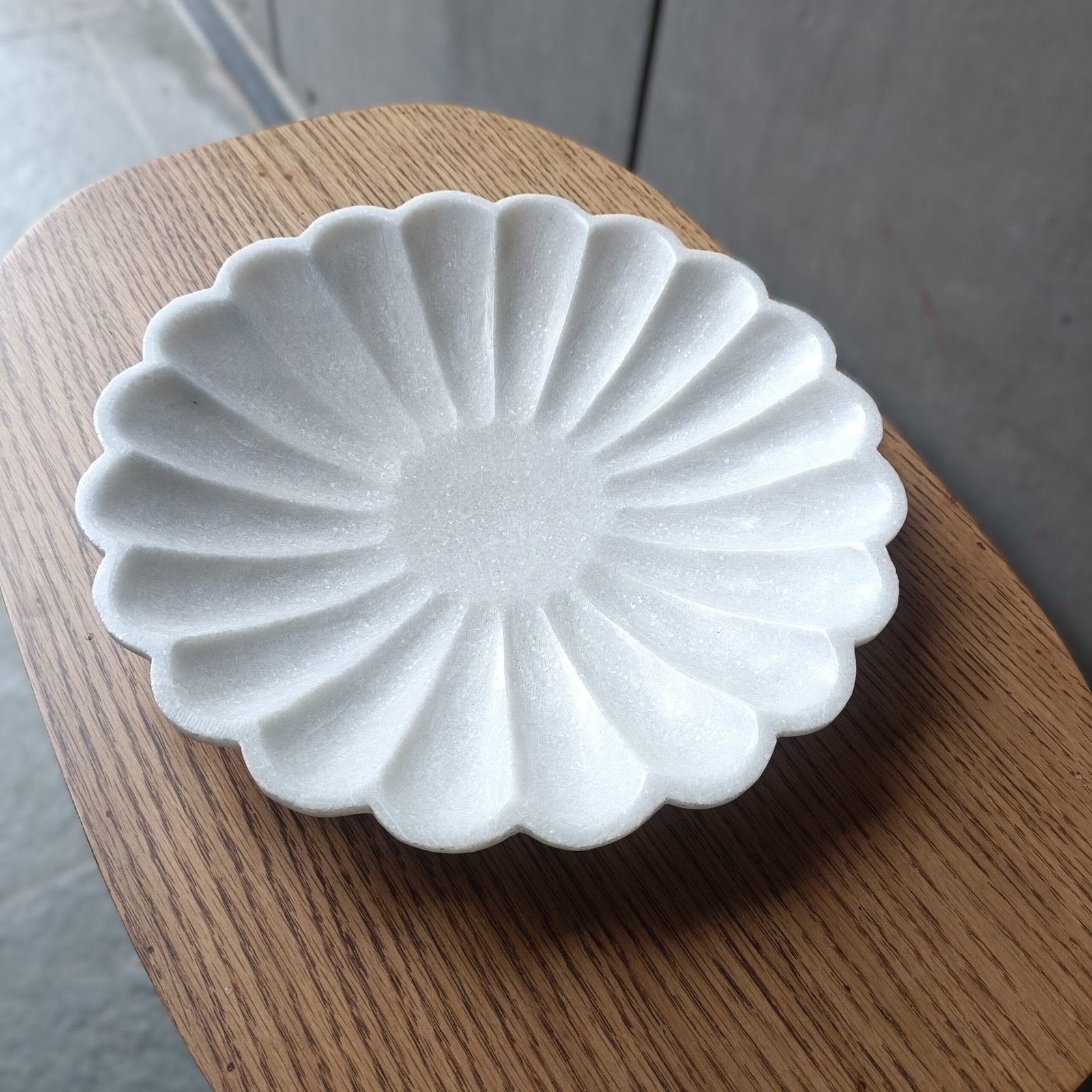 White Blooming Floral Ribbed Marble Ruffle Plate - 10 Inch - Image 2