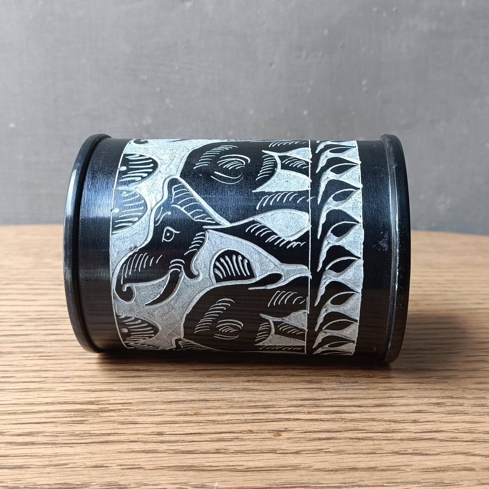 Hand Carved Black Marble Candle Stand – 3×4 Inch - Image 3