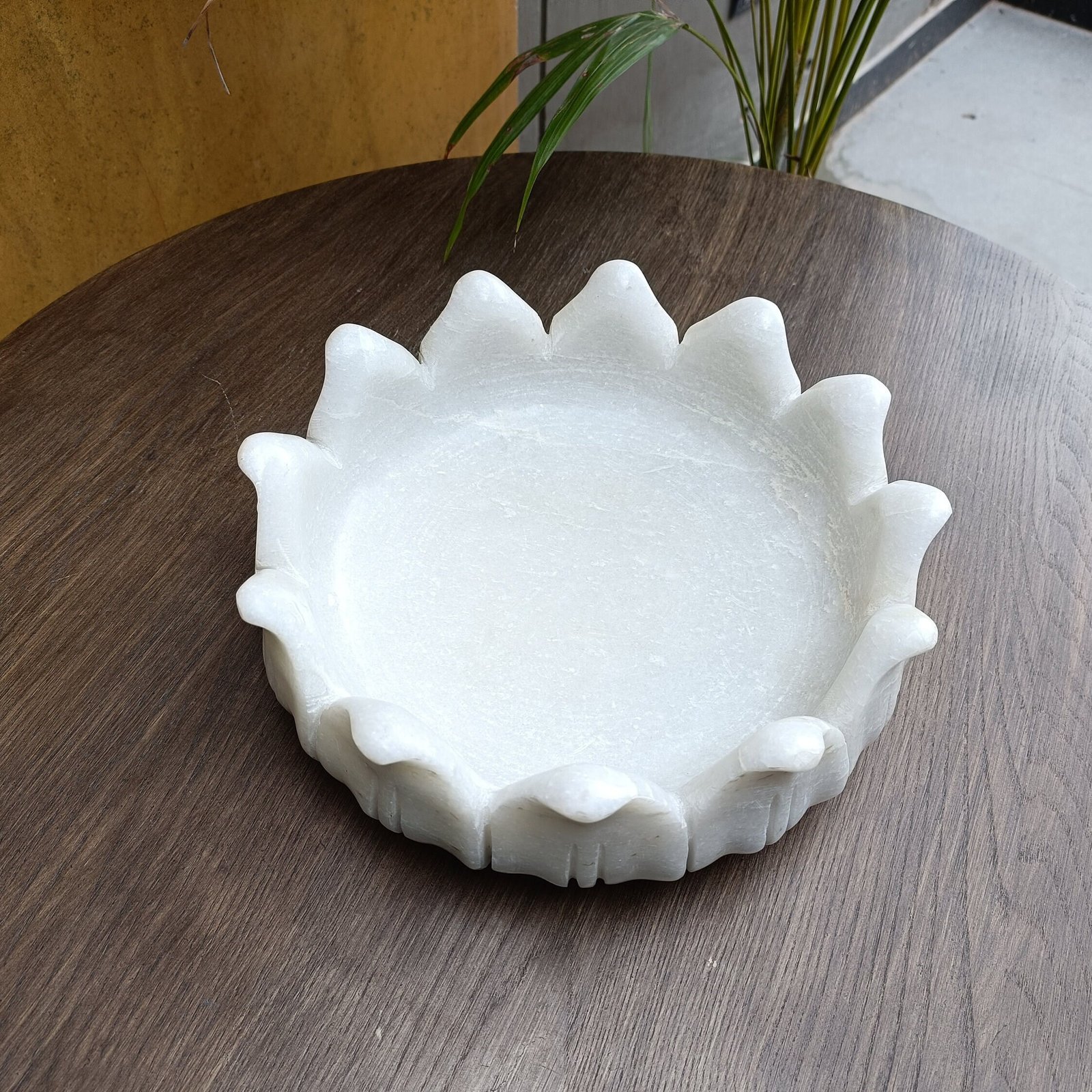 White Lotus Scalloped Edge Marble Petal Bowl - 9 Inch